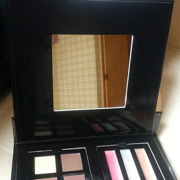 Avon Mega Mix'n Go Makeup Palette eyeshadow lips blushes highlighters New - Picture 7 of 8